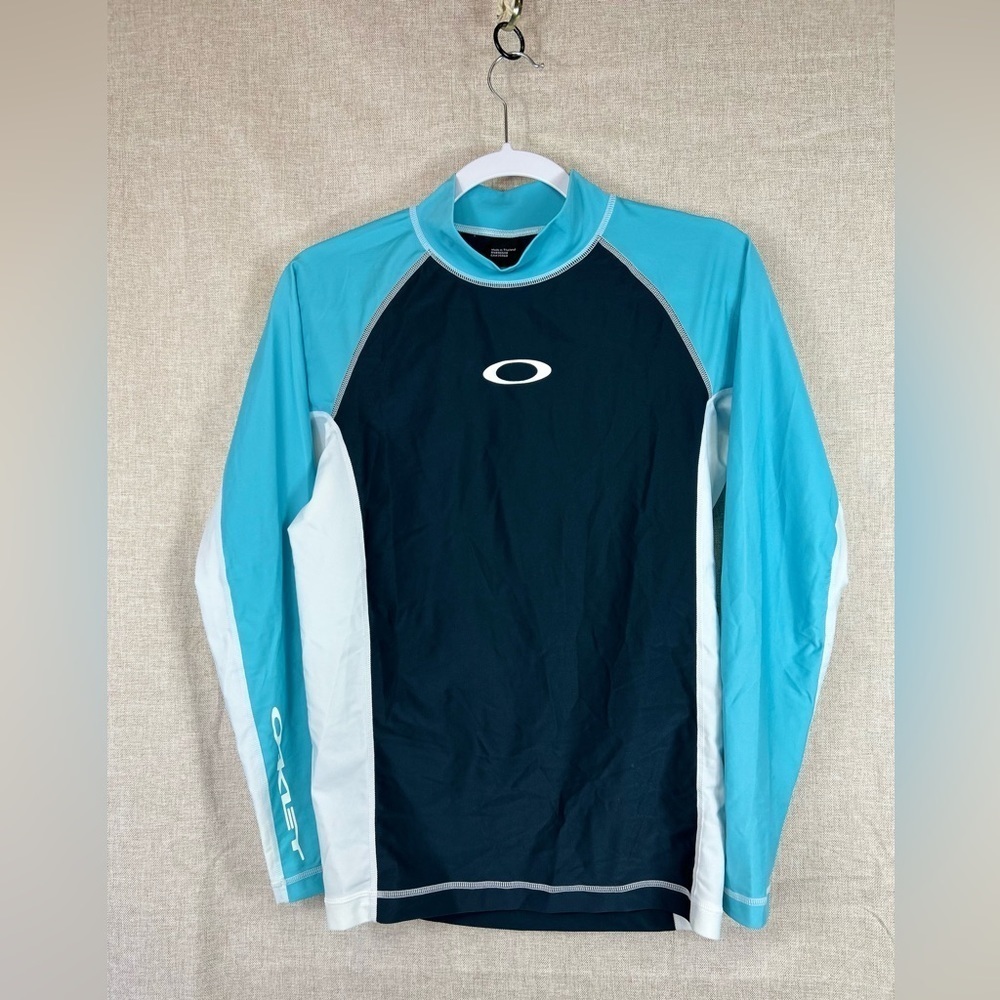 Oakley kids rash guard size large boys
